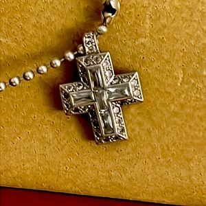 Chain with cross heavy